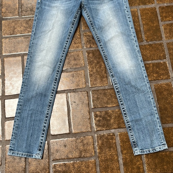 Miss Me Embellished Midrise Signature Skinny Jean - Picture 7 of 14